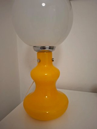 Lampada vintage globo bianco e giallo