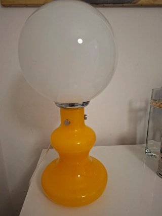 Lampada vintage globo bianco e giallo