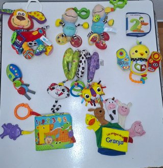Lote juguetes para silla de bebé