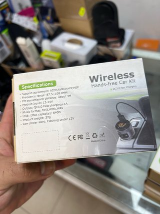 Transmisor FM Bluetooth Akai FMT-C57BT