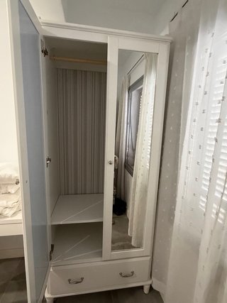 Armario TYSSEDAL IKEA con espejos