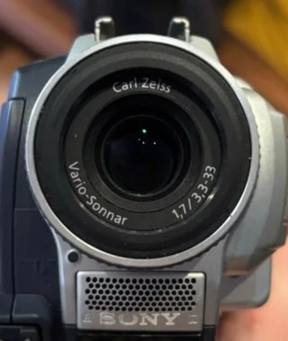 Sony DCR-TRV18E MiniDV Handycam Camcorder