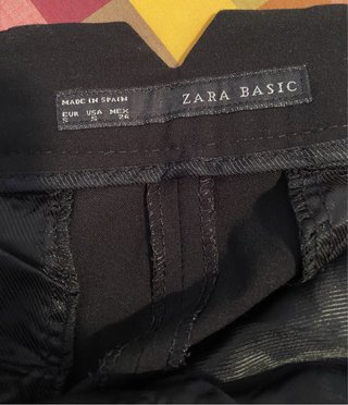 Pantalón corto negro de Zara