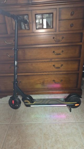 Patinete eléctrico infantil