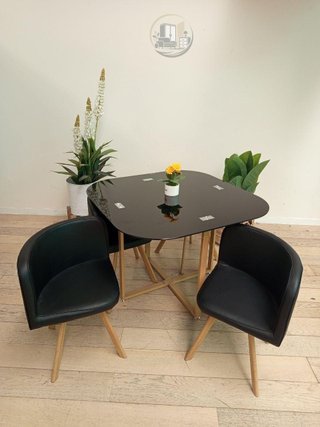 Mesa de cristal templado  + 4 sillas