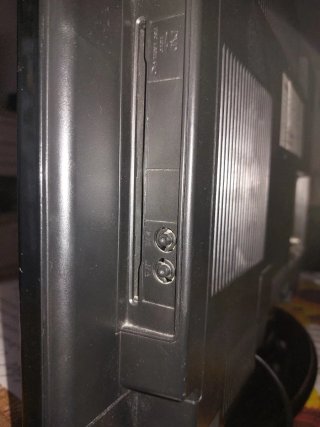 TV OKI Negra y Multicolor 22