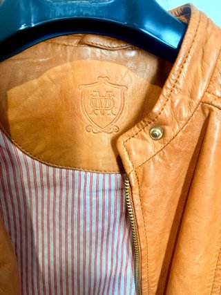 Chaqueta de piel marrón claro