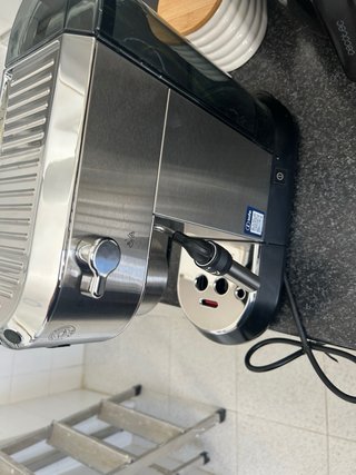 Cafetera DeLonghi Dedica EC685.M