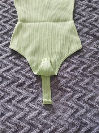 Body canalé asimétrico verde talla S