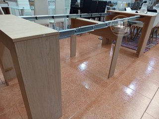 Mesa extensible multifuncional de madera
