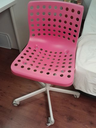Silla Rosa de Escritorio con Ruedas