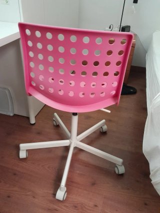 Silla Rosa de Escritorio con Ruedas