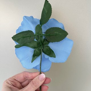 Flor flamenca azul claro