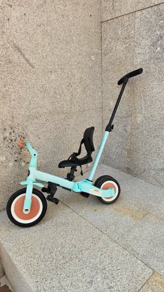 Triciclo infantil multiposición