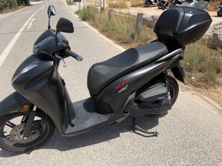 Honda SH350 2023 Negra - 8.500km