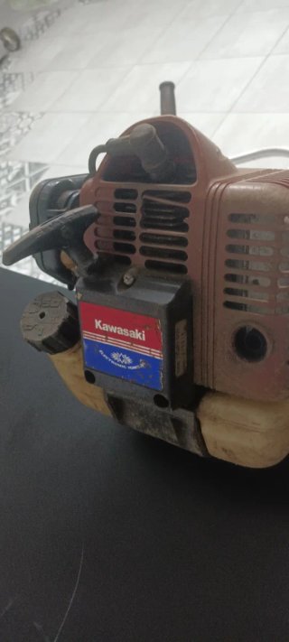 Desbrozadora Kawasaki TH48