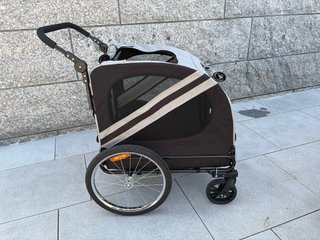 Carrito para perro beige y negro