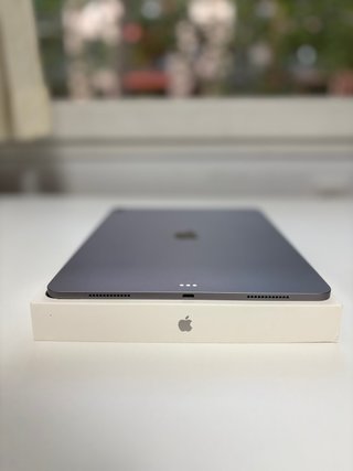 iPad Air 13” M3 + Teclado Logitech