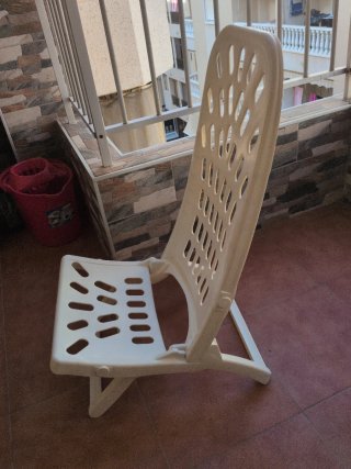 Silla de playa plegable blanca