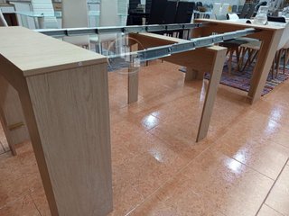 Mesa extensible multifuncional de madera