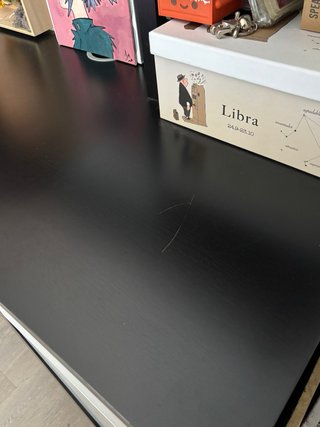 Escritorio IKEA MICKE con estantería, negro/blanco