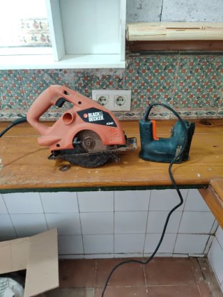Sierra circular y caladora Black & Decker