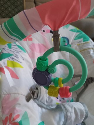 Hamaca para bebé con estampado tropical y vibració