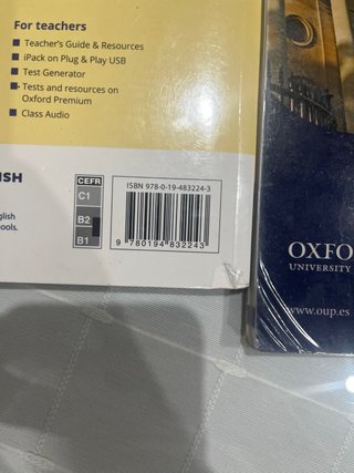 Libro y cuadernillo de ingles 1° Bachillerato
