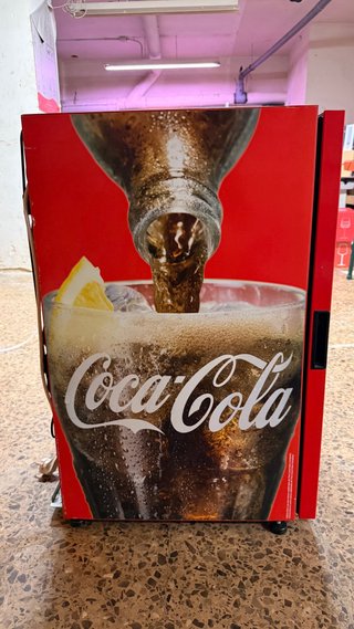 Nevera Coca-Cola Mediana Roja