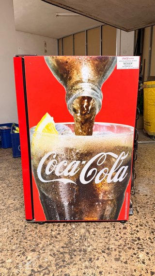 Nevera Coca-Cola Mediana Roja