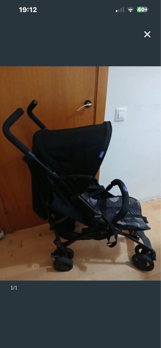 Silla de paseo negra para bebé marca chicco