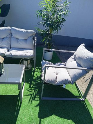 ¡CHOLLO TERRAZA! Conjunto (Sofá + Mesa + 2 Sillas)