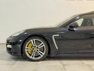 Porsche Panamera turbo 2010