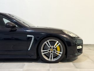 Porsche Panamera turbo 2010