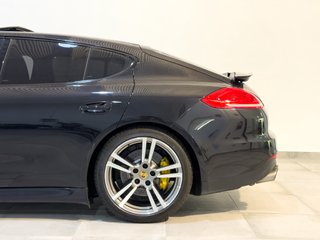 Porsche Panamera turbo 2010