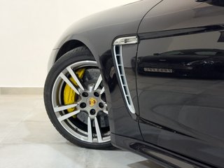 Porsche Panamera turbo 2010