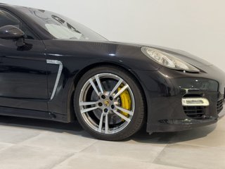 Porsche Panamera turbo 2010
