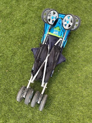 Silla de paseo plegable tipo Maclaren