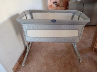 Cuna colecho Chicco gris