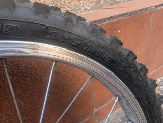 Bici infantil Btwin roja. Rueda 16