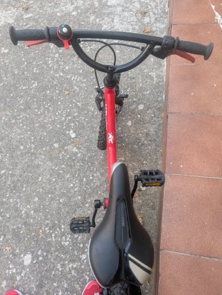 Bici infantil Btwin roja. Rueda 16