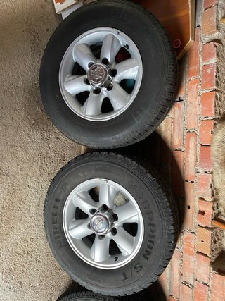 4 Llantas Nissan Terrano2 con 4 Cubiertas