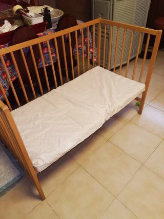 Lettino Montessori Legno di Faggio con materasso