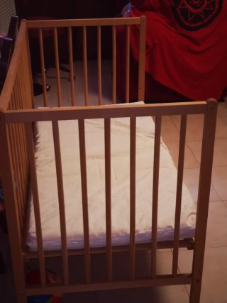 Lettino Montessori Legno di Faggio con materasso