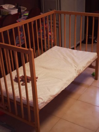 Lettino Montessori Legno di Faggio con materasso