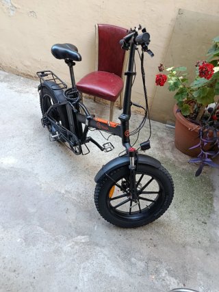 Bicicleta Eléctrica Plegable Negra