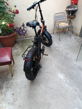 Bicicleta Eléctrica Plegable Negra