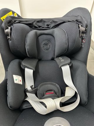Seggiolino auto Cybex Platinum con Base T girevole