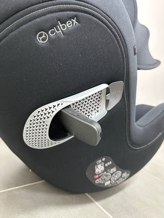 Seggiolino auto Cybex Platinum con Base T girevole