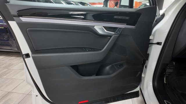 Volkswagen Touareg RLine 3.0 TDI Tip 4Motion